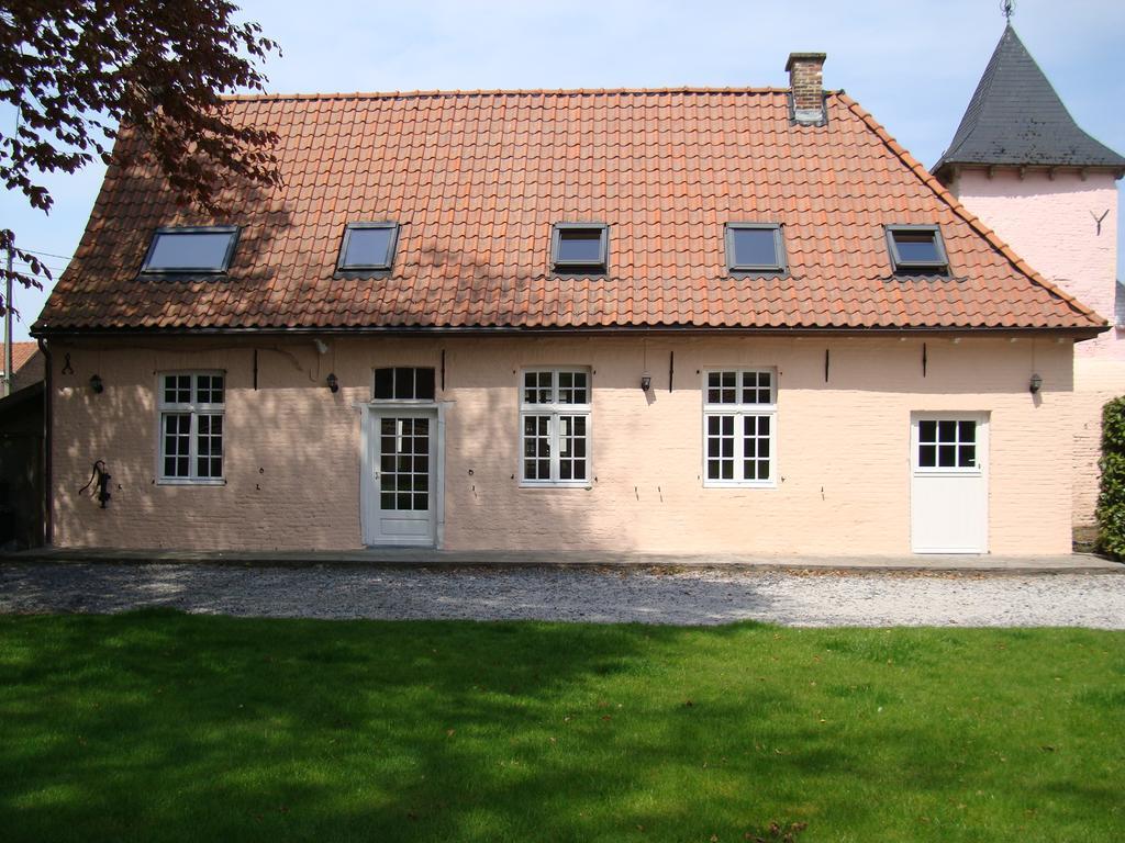 B&B Chateau Bagatelle Frasnes-lez-Anvaing Quarto foto